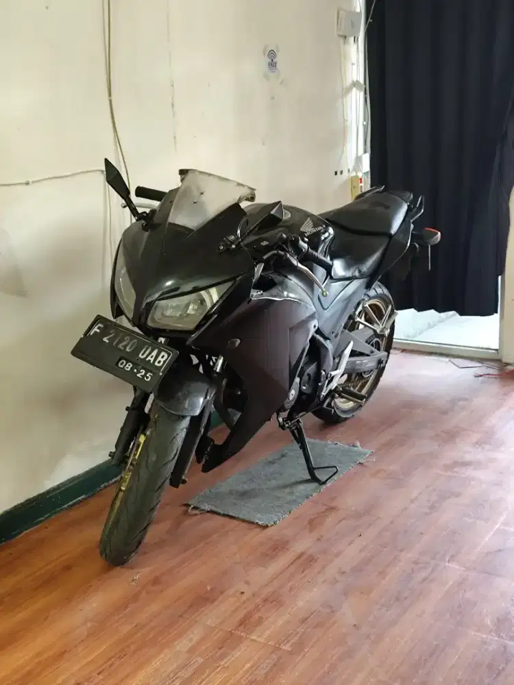 Honda CBR tahun 2015