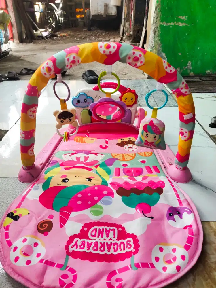 Tempat tidur bayi