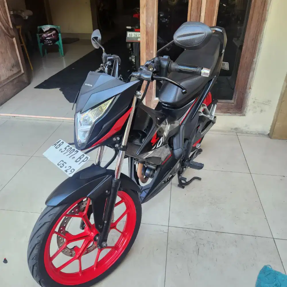 Dp200rb Sonic 150cc hitam 2018 Gbm bisa tunai atau kredit