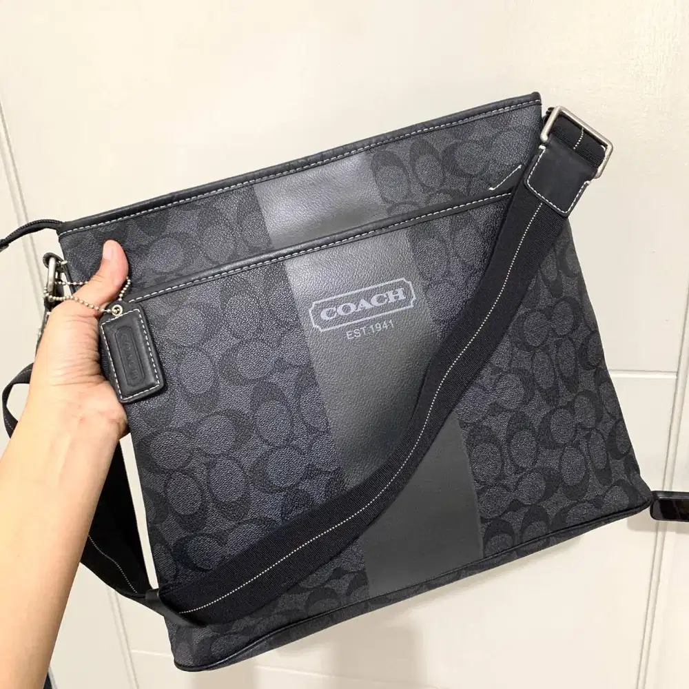 Preloved Tas Coach Men Heritage Signature Stripe Top Zip Crossbody