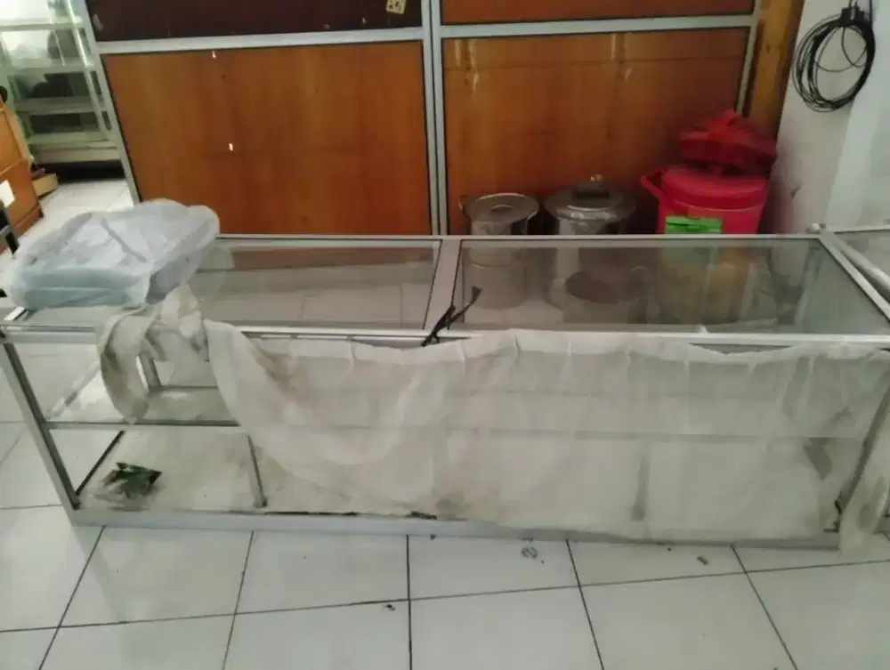 DI JUAL CEPAT ETALASE WARTEG DEPOK panjang 2 Meter