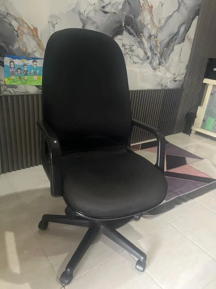 Kursi kantor besar