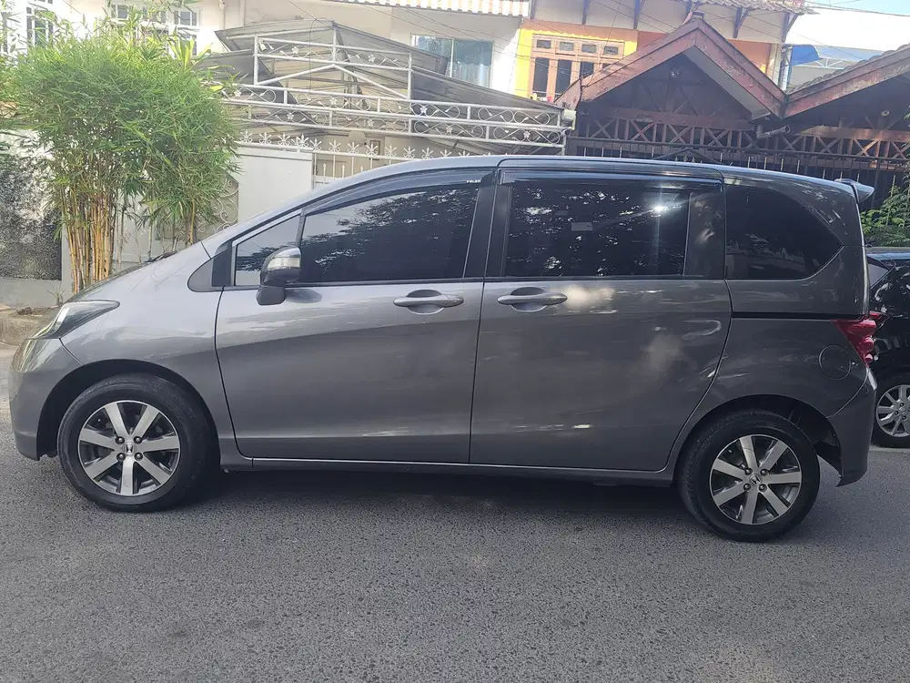 Honda Freed 2011 Bensin