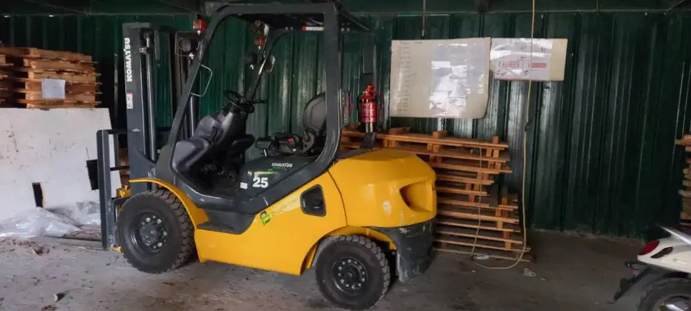 Forklift Komatsu 2,5 Ton,Matic,3 Meter,Tahun 2023 (Faktur Lengkap)
