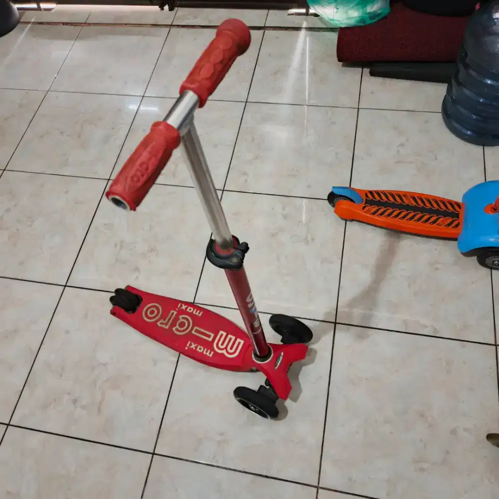 Scooter skuter maxi micro bekas