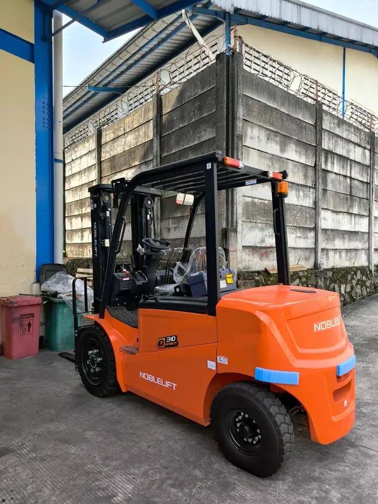 FORKLIFT ELECTRIK 2TON 3METER BY NOBLELIFT