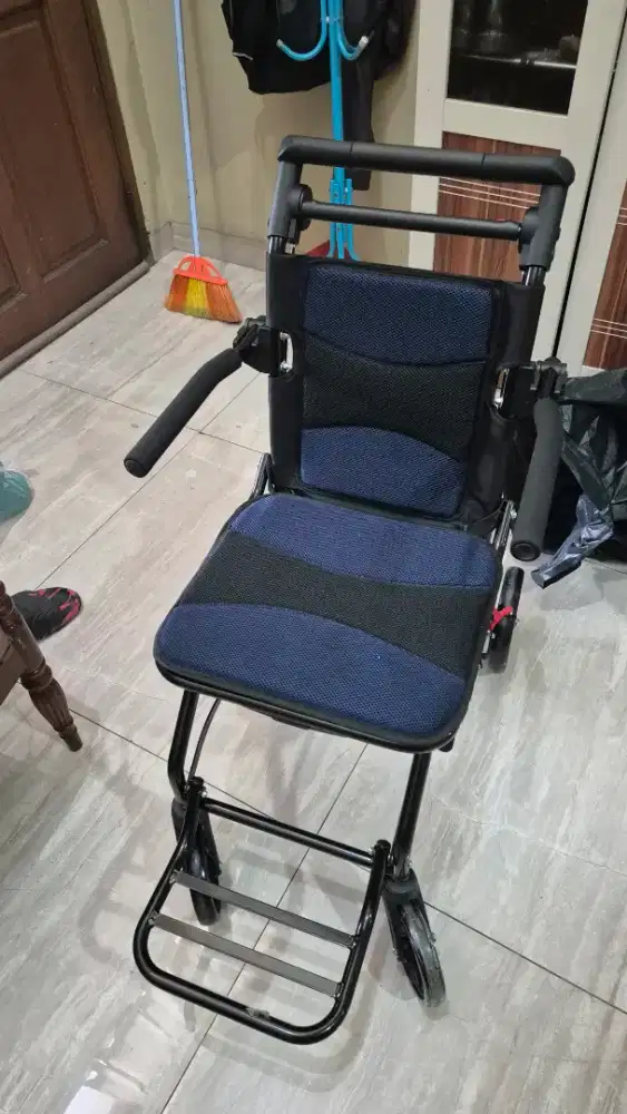 Kursi Roda Travelling Pole FS800L Pemakaian 1 bulan