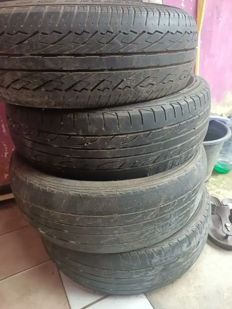 ban mobil bekas