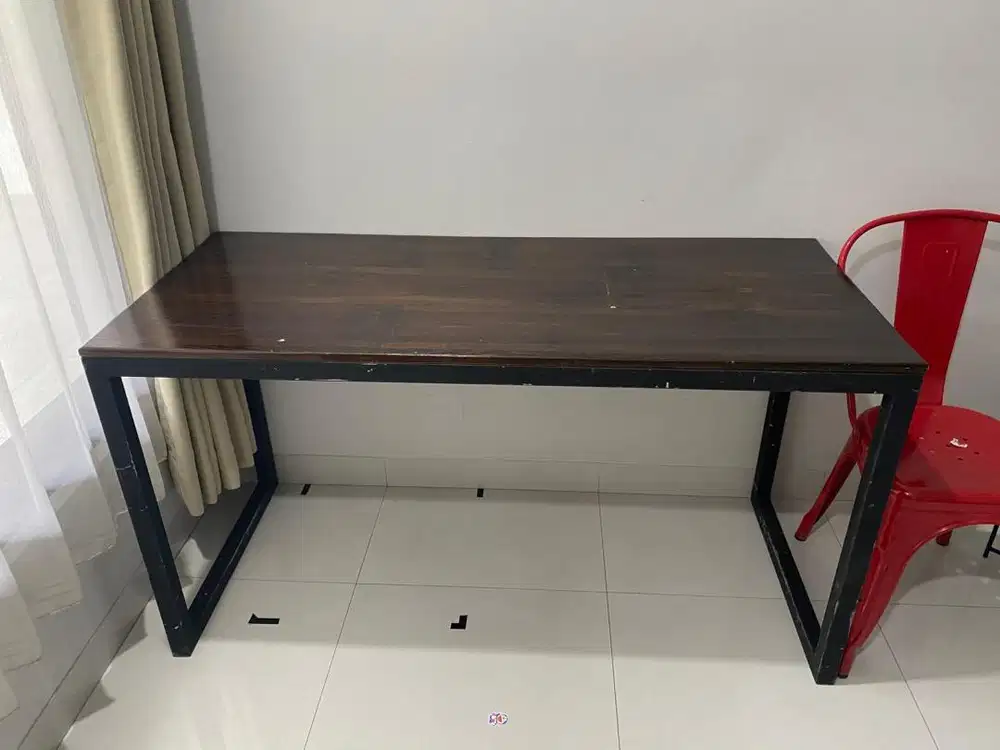 Meja kerja/belajar uk 140x 60 tinggi 70
