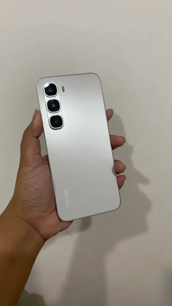 Infinix Hot 60pro 8/128gb