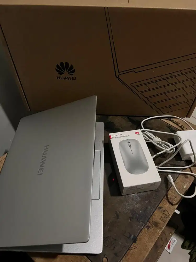 HUAWEI MATEBOOK D-14 i3-1215u 8+256 SSD.