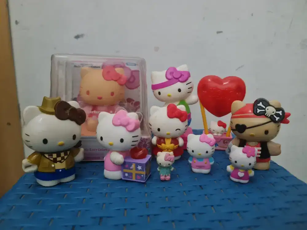 FIGUR HELLO KITTY