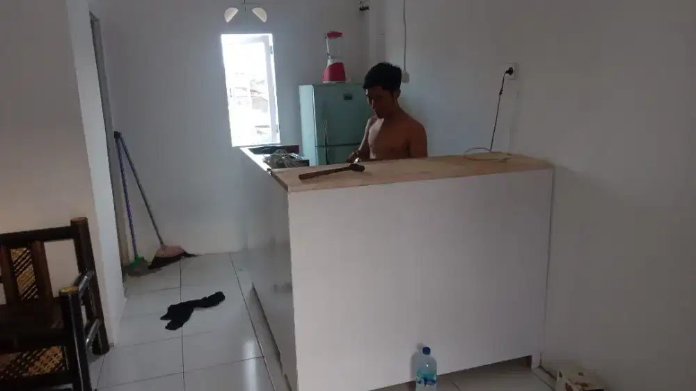 Jaga pasang listrik baru, perbaikan dan lain lain