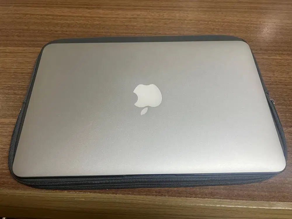 Jual macbook air 11 inch early 2014 512 gb