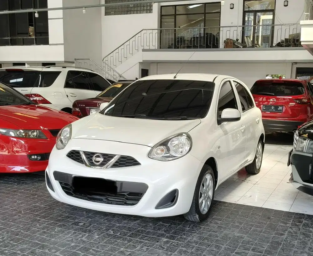 Low KM Nissan March 1.2 AT 2014