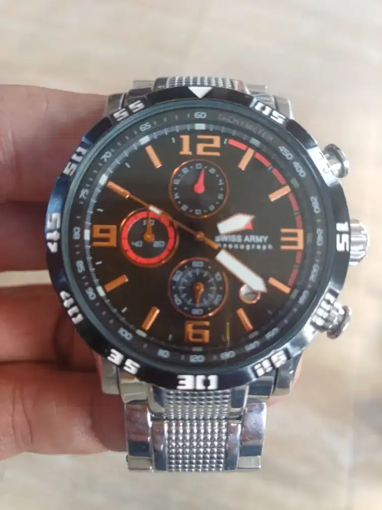 Jam tangan swiss Army chronograph