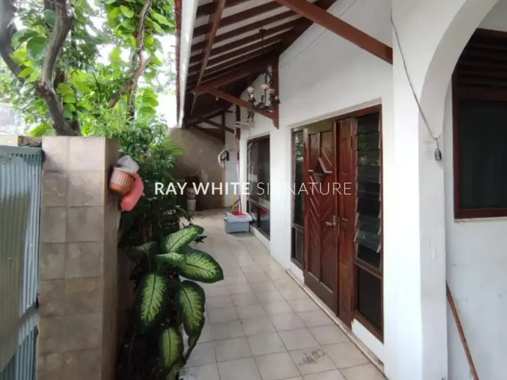 Rumah Lama di Lamandau, Kebayoran Baru Area Tenang Cocok Untuk Hunian