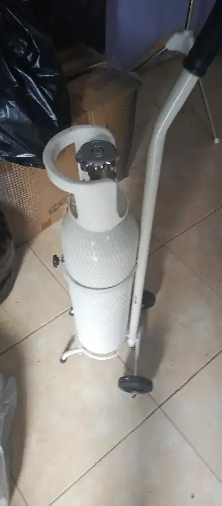 Tabung oksigen kesehatan