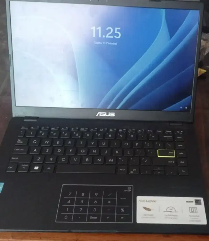 Asus vivobook 14
