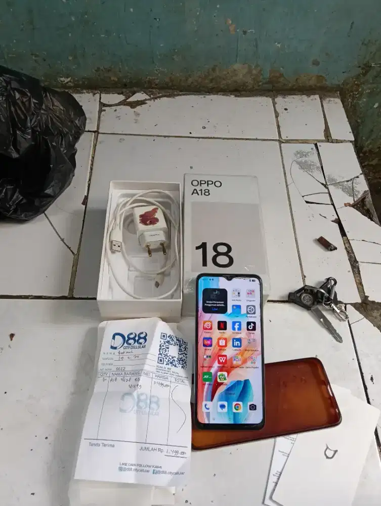 Jual HP Oppo A18
Spesifikasi:
- Jaringan: 4G LTE
 ram 4+4=8GB/128GB