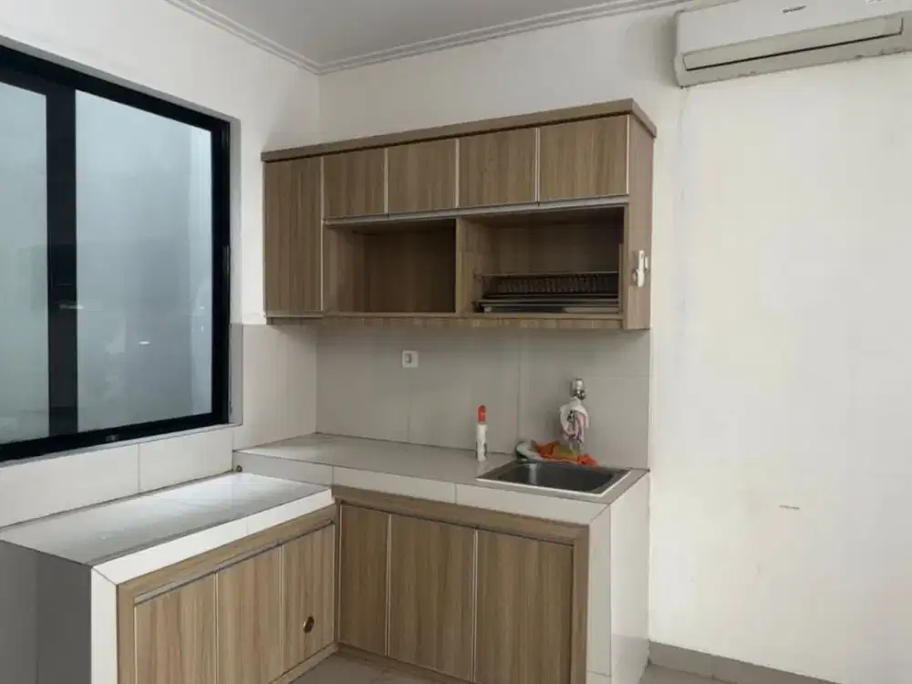 Disewakan Rumah PIK 2 Milenial ada KitchenSet 3AC cuma 35Juta/thn