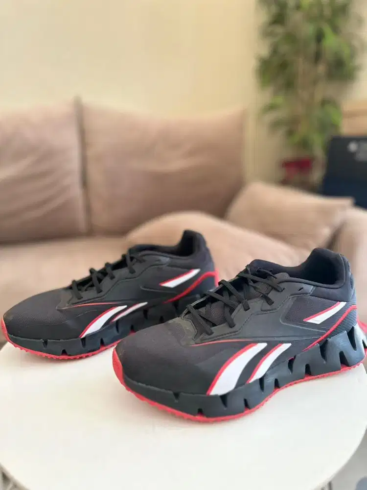 Sepatu Reebok preloved