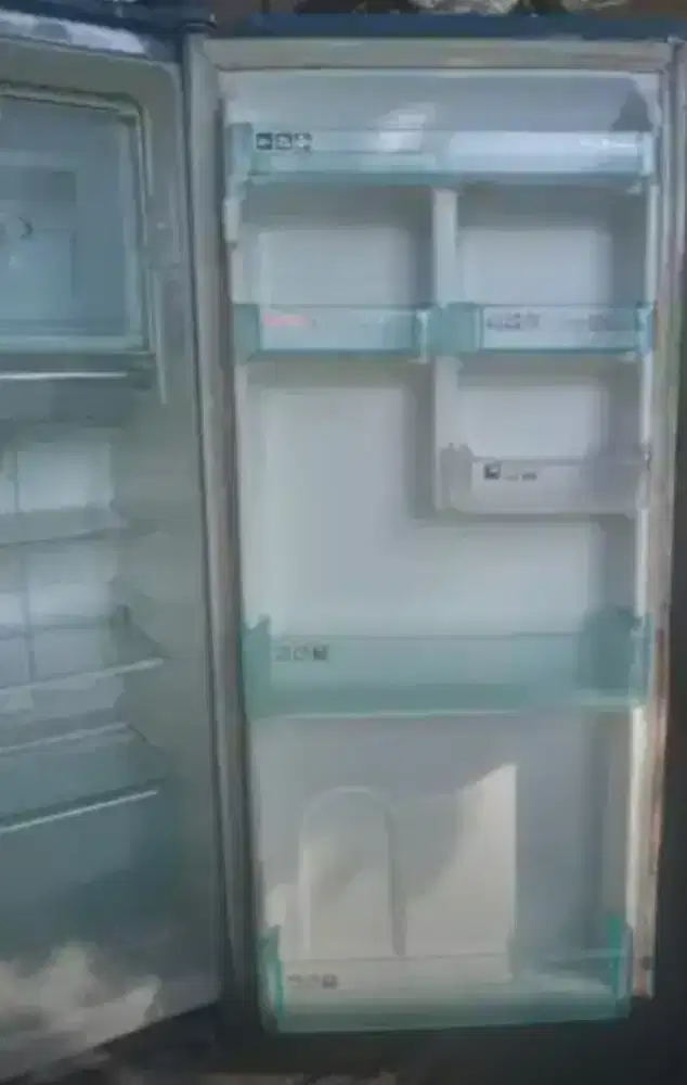 Kulkas polytron 1pintu
