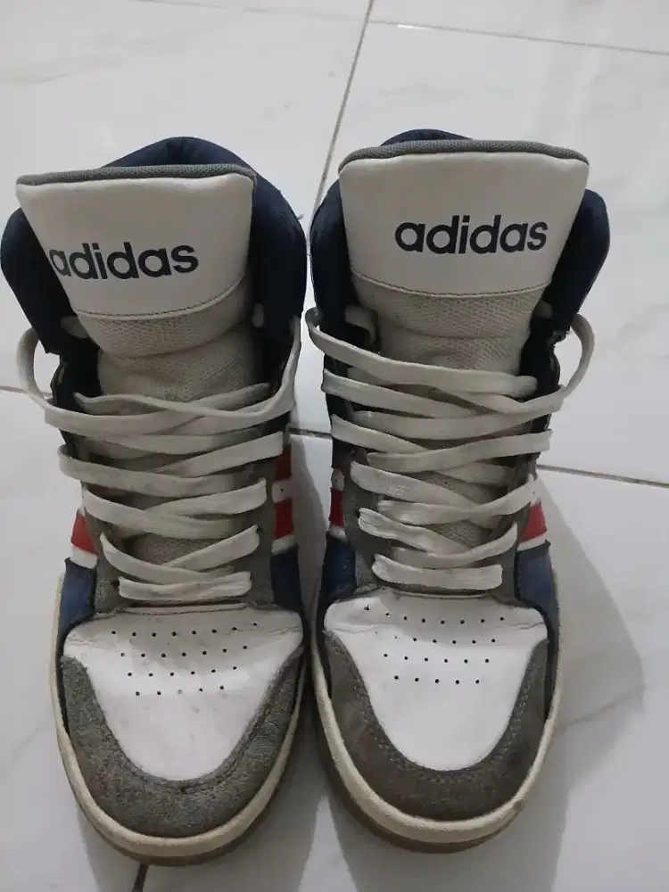 Sepatu Adidas neo high