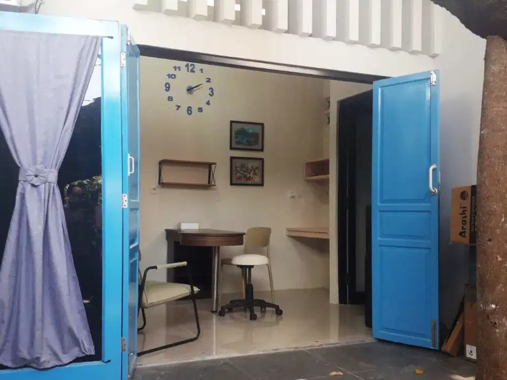 Rumah Mungil Cantik, Interior Lengkap, Strategis 2 menit ke pusat Transportasi