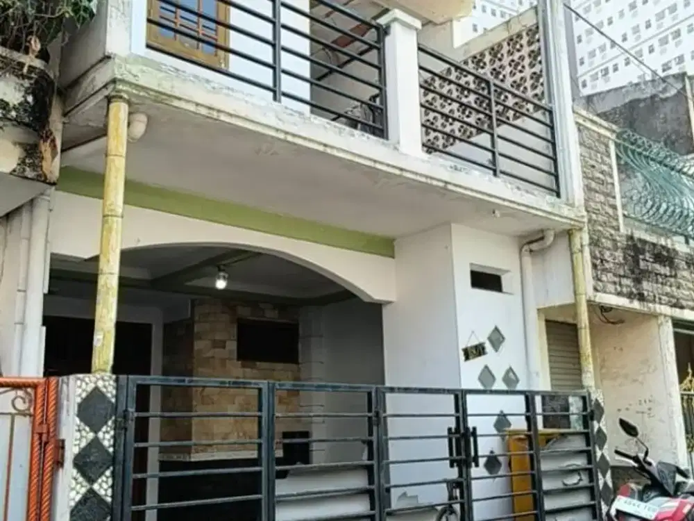 Dijual cepat rumah semi furnished di Pondok Kelapa dalam Komplek