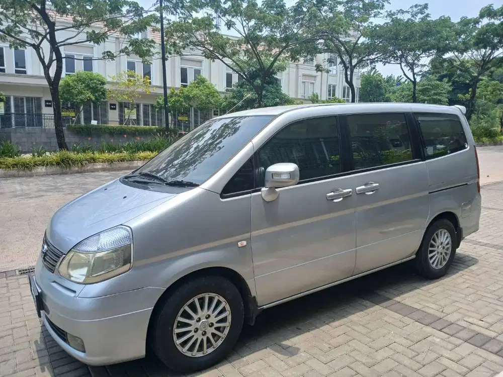 Nissan Serena Highway Star 2010