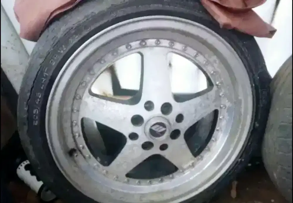 Velg mobil masih bagus ya