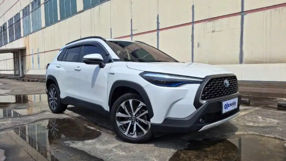 DP RENDAH Toyota Corolla 1.8 Cross Hybrid Bensin-AT 2020 SMQ B