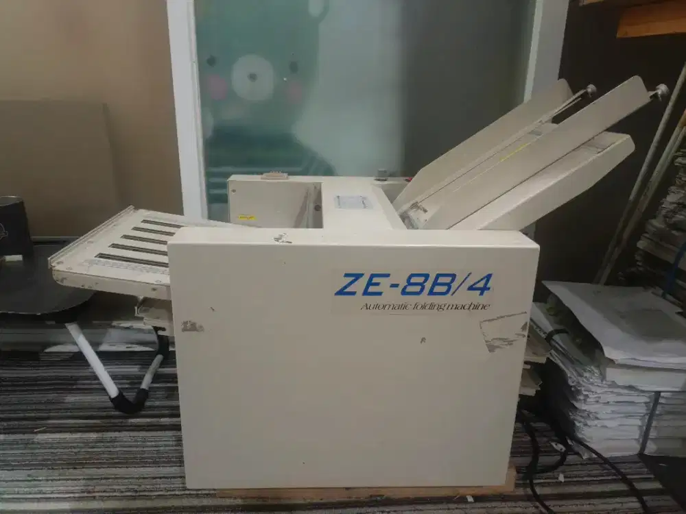 ZE-8B/4 Folding Machine - Mesin Pelipat Kertas Otomatis