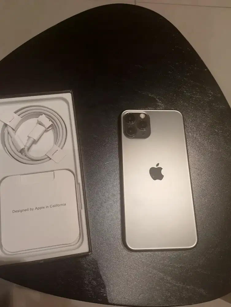 Iphone 11 pro 256gb luar biasa masih new