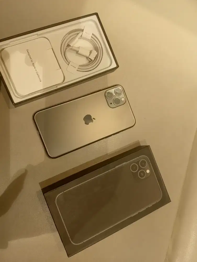 Iphone 11 pro 256gb puas baru pasti