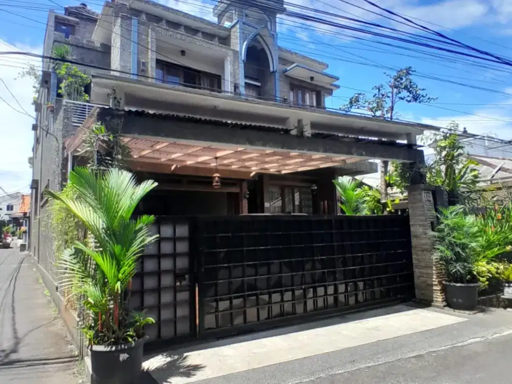 rumah bergaya eropa dekat halim perdana kusuma