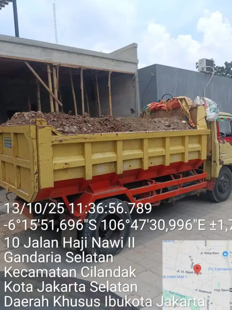 Buang puing dan sampah proyek