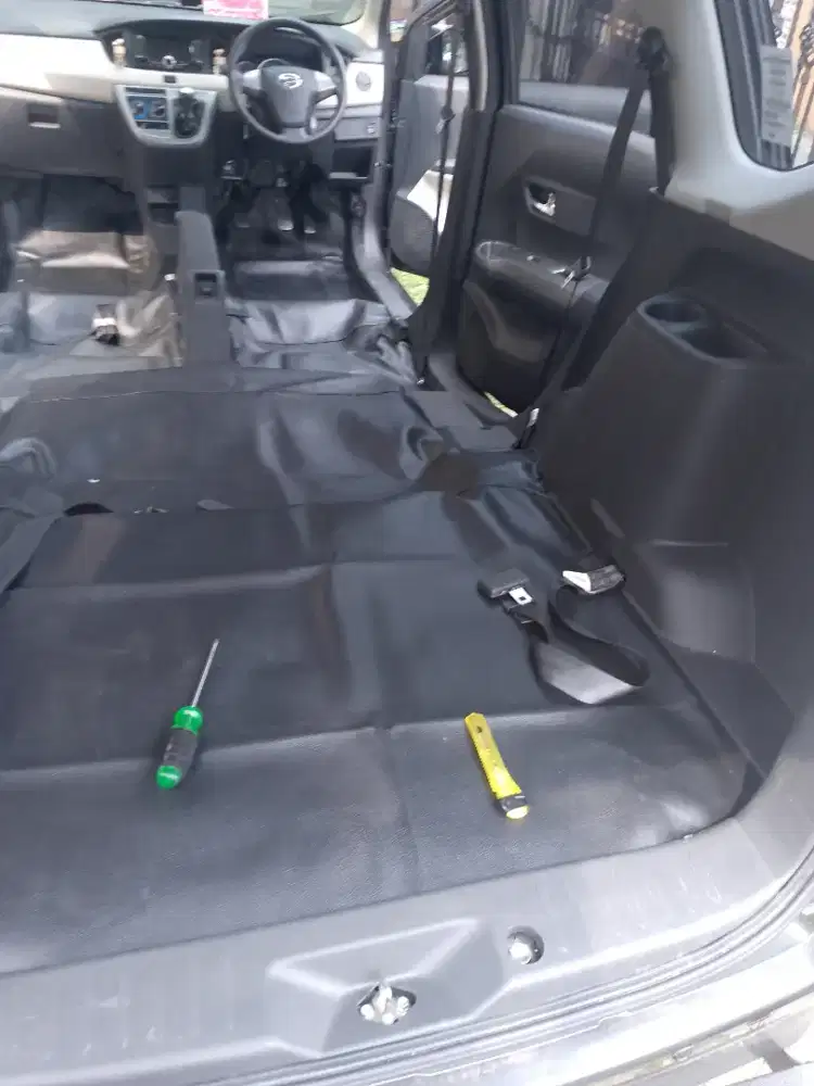 Karpet dasar mobil