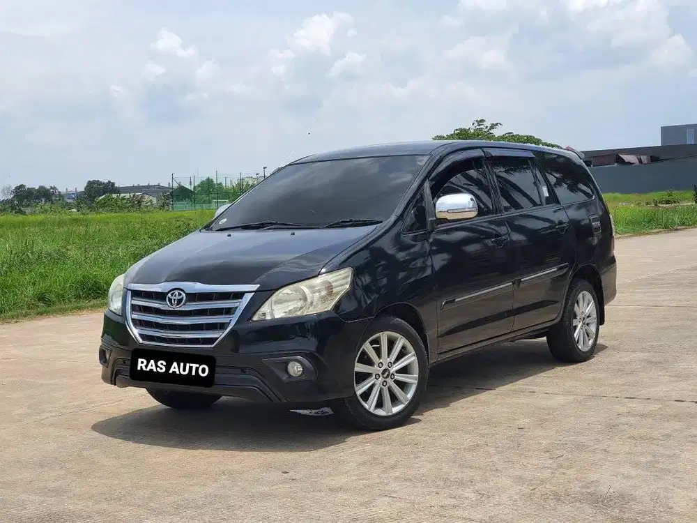 Toyota Innova 2.0 G AT Bensin 2015 Hitam  [ 15 jt ]
