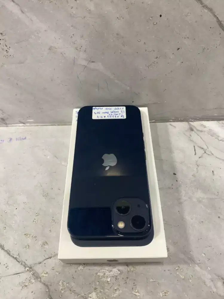 Di jual HP IPHONE 13 warna MIDNIGHT 128 GB