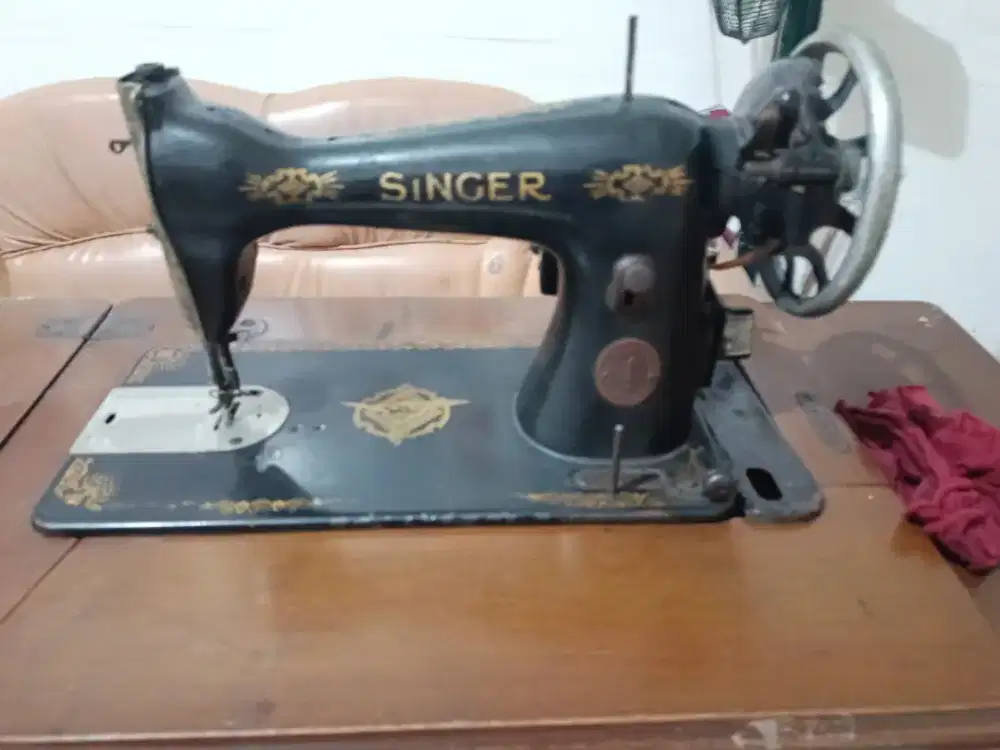 Mesin Jahit Kuno Singer