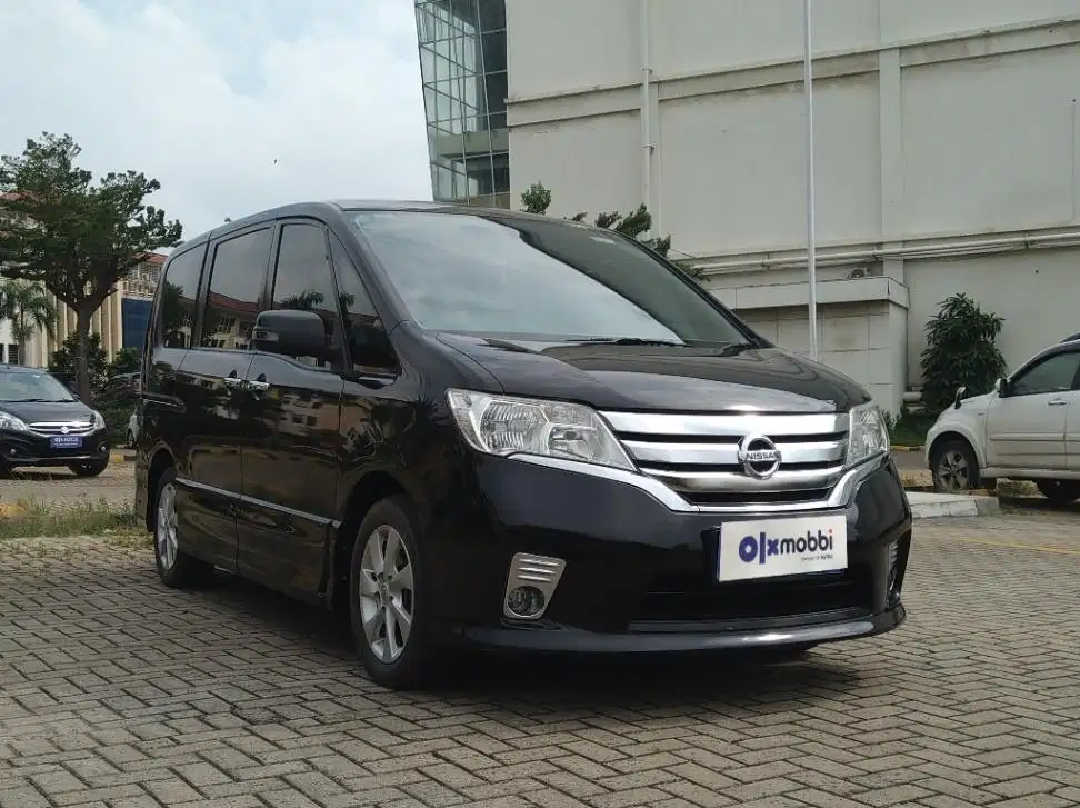 TDP 6,JT Nissan Serena 2.0 Highway Star Bensin-AT Hitam 2014