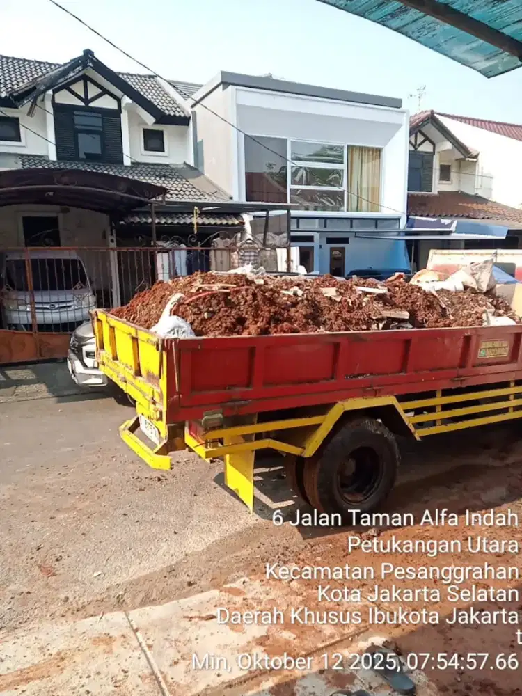 Buang puing dan sampah proyek