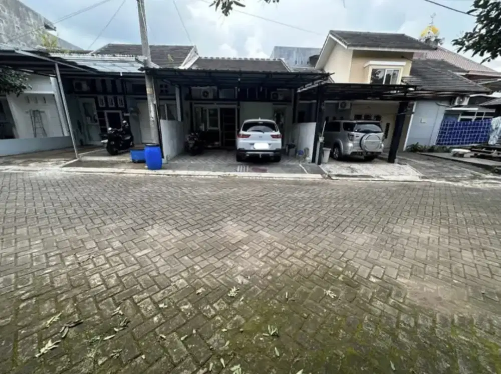 Rumah dekat jalan raya