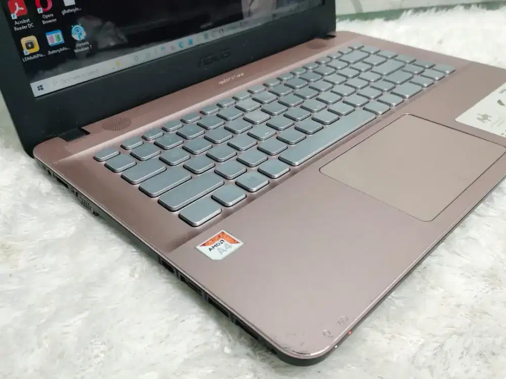 Asus X441M

- Intel Celeron N4000