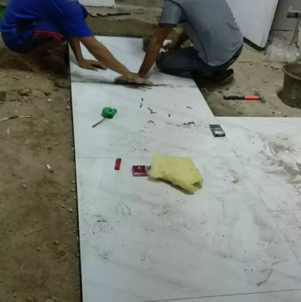Jasa tukang granit dan keramik