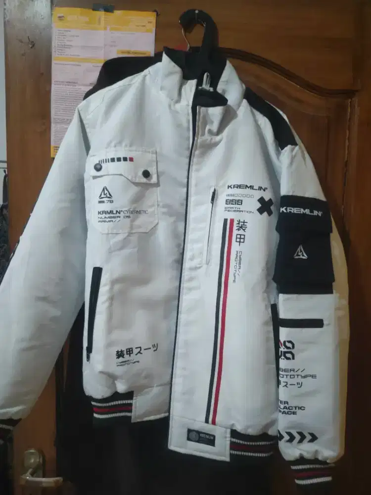 Kremlin Jaket Space Nova