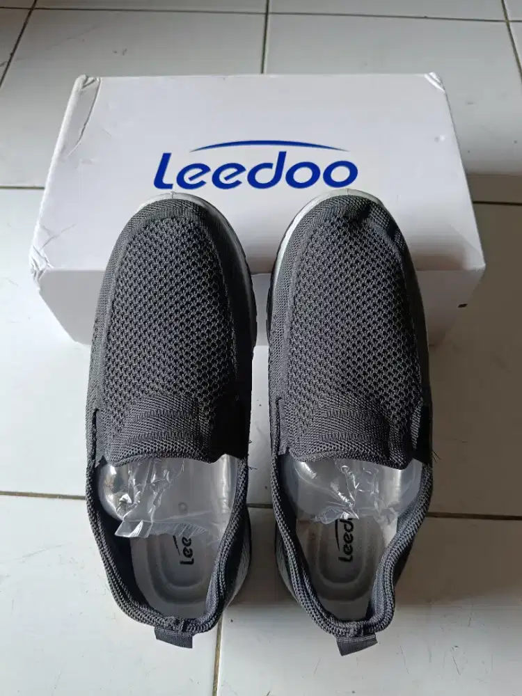 Sepatu Slip On Leedoo