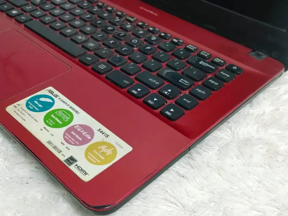 Asus X441S

- Intel Celeron N3060